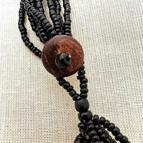 Abalone shell fan pendant on multi strand black beaded necklace - Picture 2 of 9